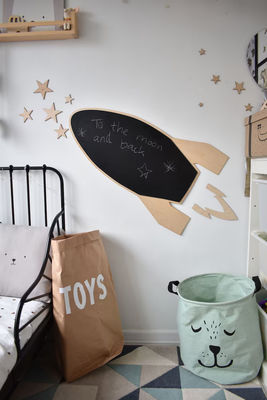 All-Season Toddler Montessori Rocket Tavola di gesso in legno con stelle in design moderno