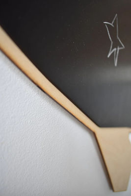 All-Season Toddler Montessori Rocket Tavola di gesso in legno con stelle in design moderno