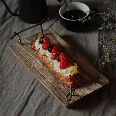 Tavolo di servizio in legno naturale rustico con maniglie metalliche OEM ODM accettato