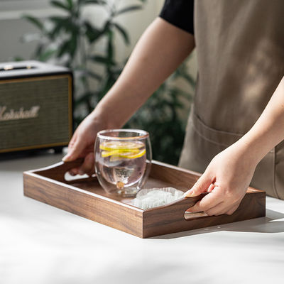 Logo personalizzato accettabile vassoio di servizio in legno di noce con maniglie