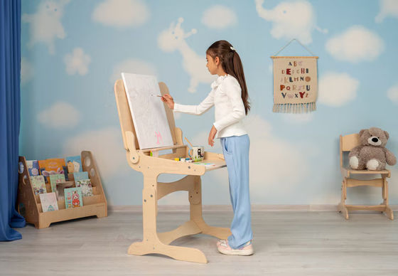 Montessori Kids Study Furniture Set Dimensioni personalizzate Scrivania e sedia in legno con tavolo in gesso