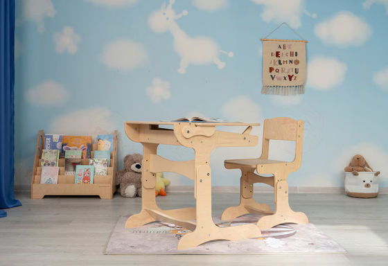 Montessori Kids Study Furniture Set Dimensioni personalizzate Scrivania e sedia in legno con tavolo in gesso