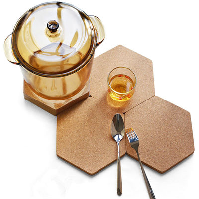 Aggiungi un tocco di eleganza con il tappetino di sughero di colore di sughero di legno rotondo e quadrato