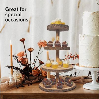 Torre di dessert in legno a 4 livelli sostenibile per la mostra della torta di nozze