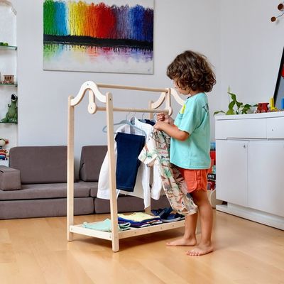 Arredamento per bambini con stile e funzionalità Atelier di design moderno Vestire armadio ferroviario