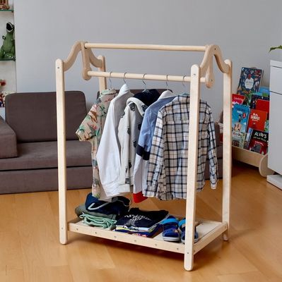 Arredamento per bambini con stile e funzionalità Atelier di design moderno Vestire armadio ferroviario