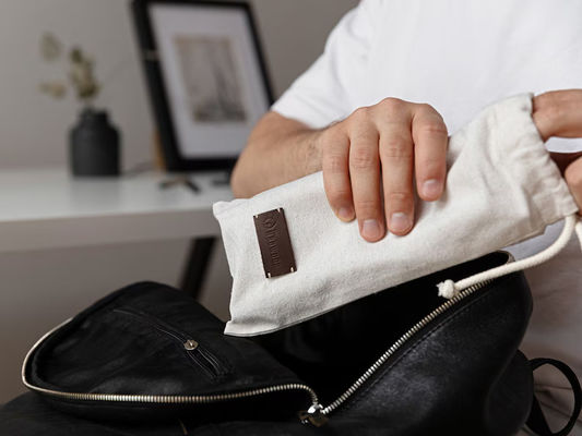 Logo personalizzato Logo accettabile Verniciato Legno Laptop Stand per scrivania