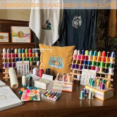 Scaffale di filo di legno per organizzare il ricamo Quilting e fili di cucitura nel soggiorno