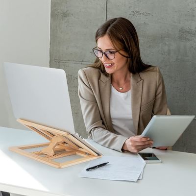 Logo personalizzato Pieghevole Legno Laptop Riser Regolabile Computer Stand