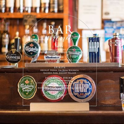 Come richiesto Acrilico Bar Bevande Lista Segno di Nozze con Stand di Legno Personalizzato