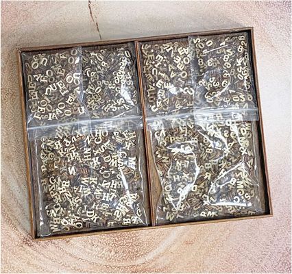 Due caratteri Lettere di legno piccole per scrapbooking Artigianato Decorazione Intagliatura Tipo incisione