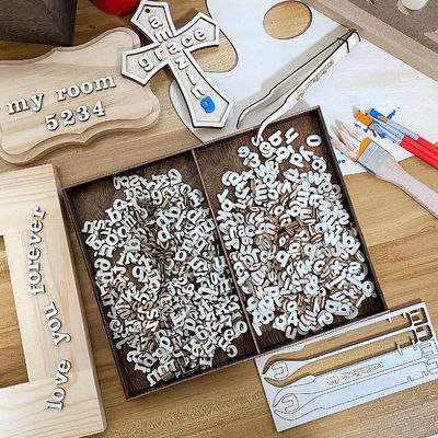Due caratteri Lettere di legno piccole per scrapbooking Artigianato Decorazione Intagliatura Tipo incisione