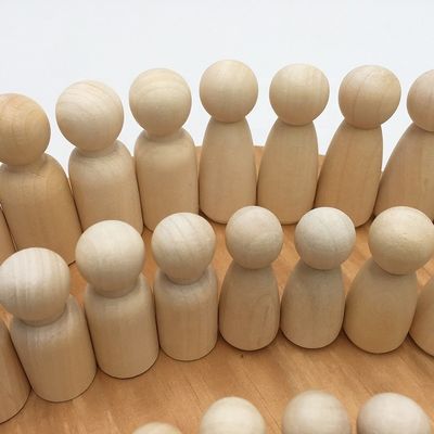 Bambole di legno non dipinto per la famiglia DIY giocattolo per artigianato e sculture taglia personalizzata accettata