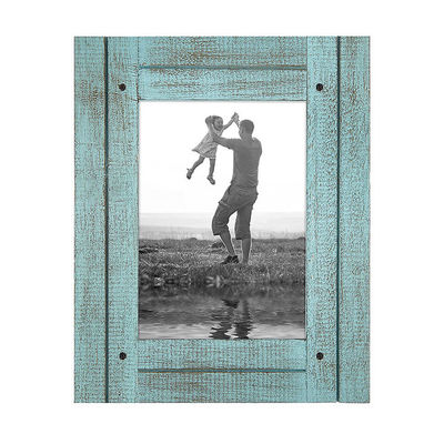 Cornice rustica in legno montata su un muro o su un tavolo