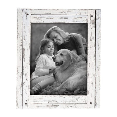 Cornice rustica in legno montata su un muro o su un tavolo