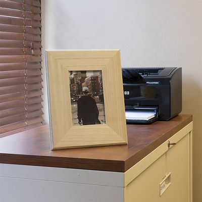 Quadro fotografico in legno naturale per desktop con design senza tempo 8.2 x 0.6 x 10.6 pollici