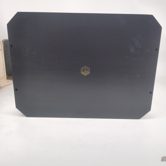 202406 Piatto di legno nero per la preparazione del cibo Materiale di legno di acacia Piatto di legno su misura con maniglie