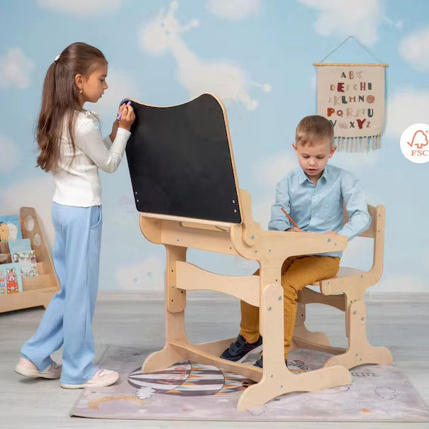 Montessori Kids Study Furniture Set Dimensioni personalizzate Scrivania e sedia in legno con tavolo in gesso